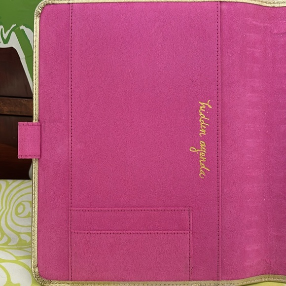 Lilly Pulitzer Agenda Folio - Picture 7 of 10